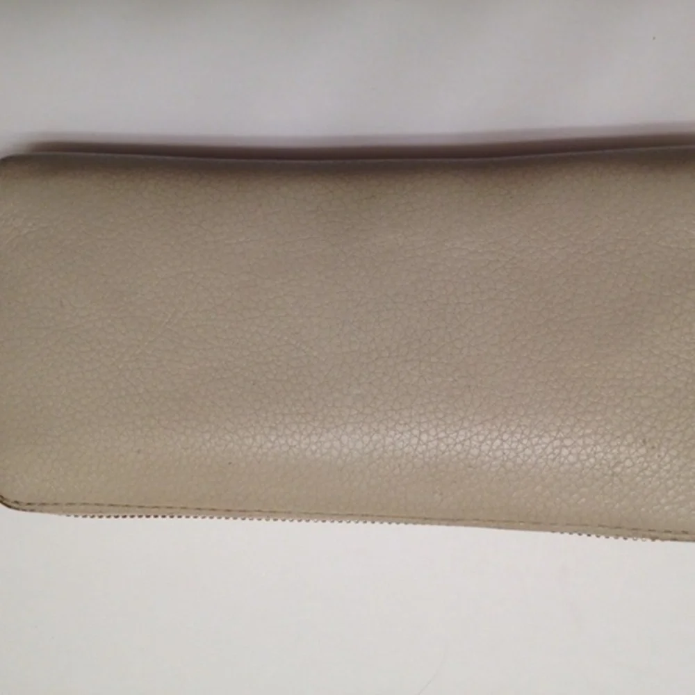MICHAEL KORS CREAM LEATHER ZIPPER ACCORDION WALLET